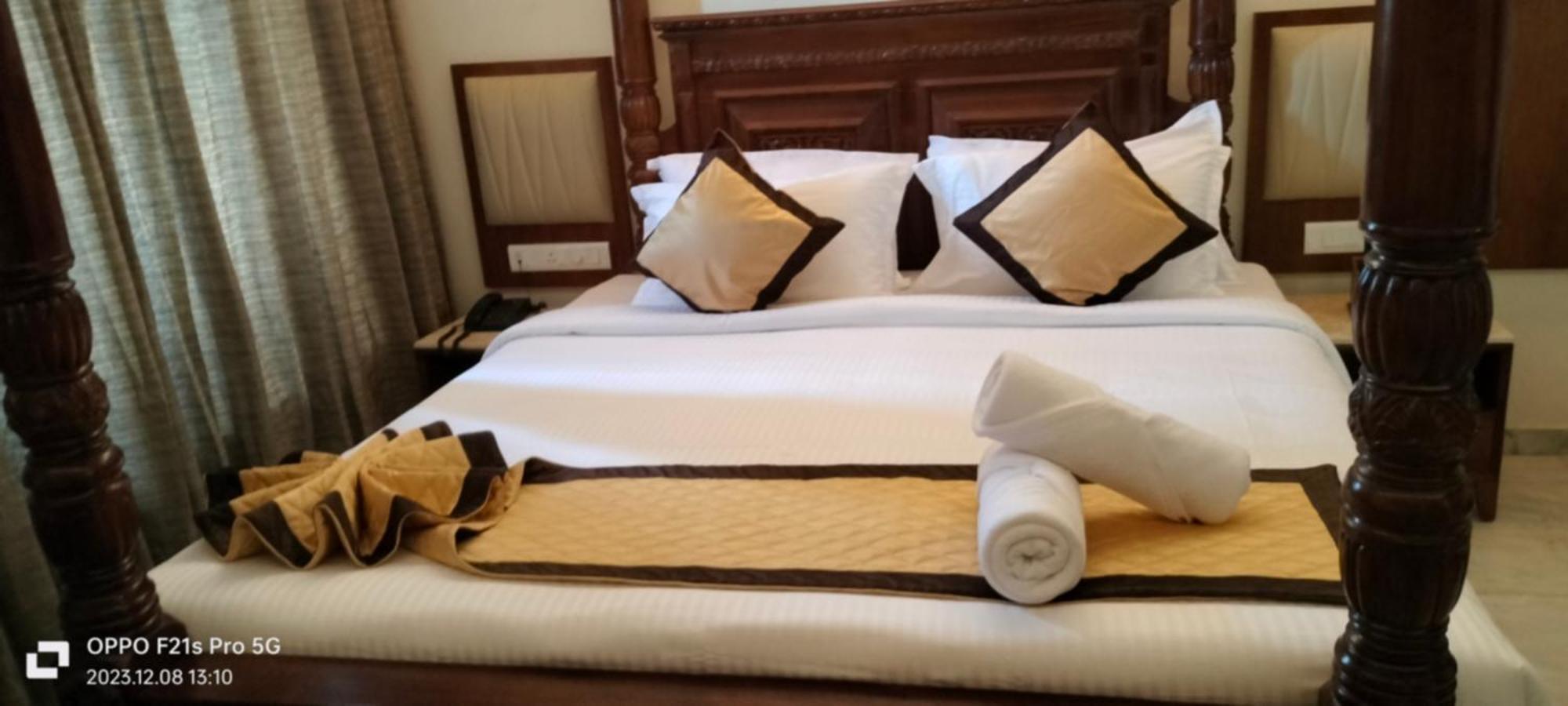 Hotel Saratharajans Madurai Bagian luar foto