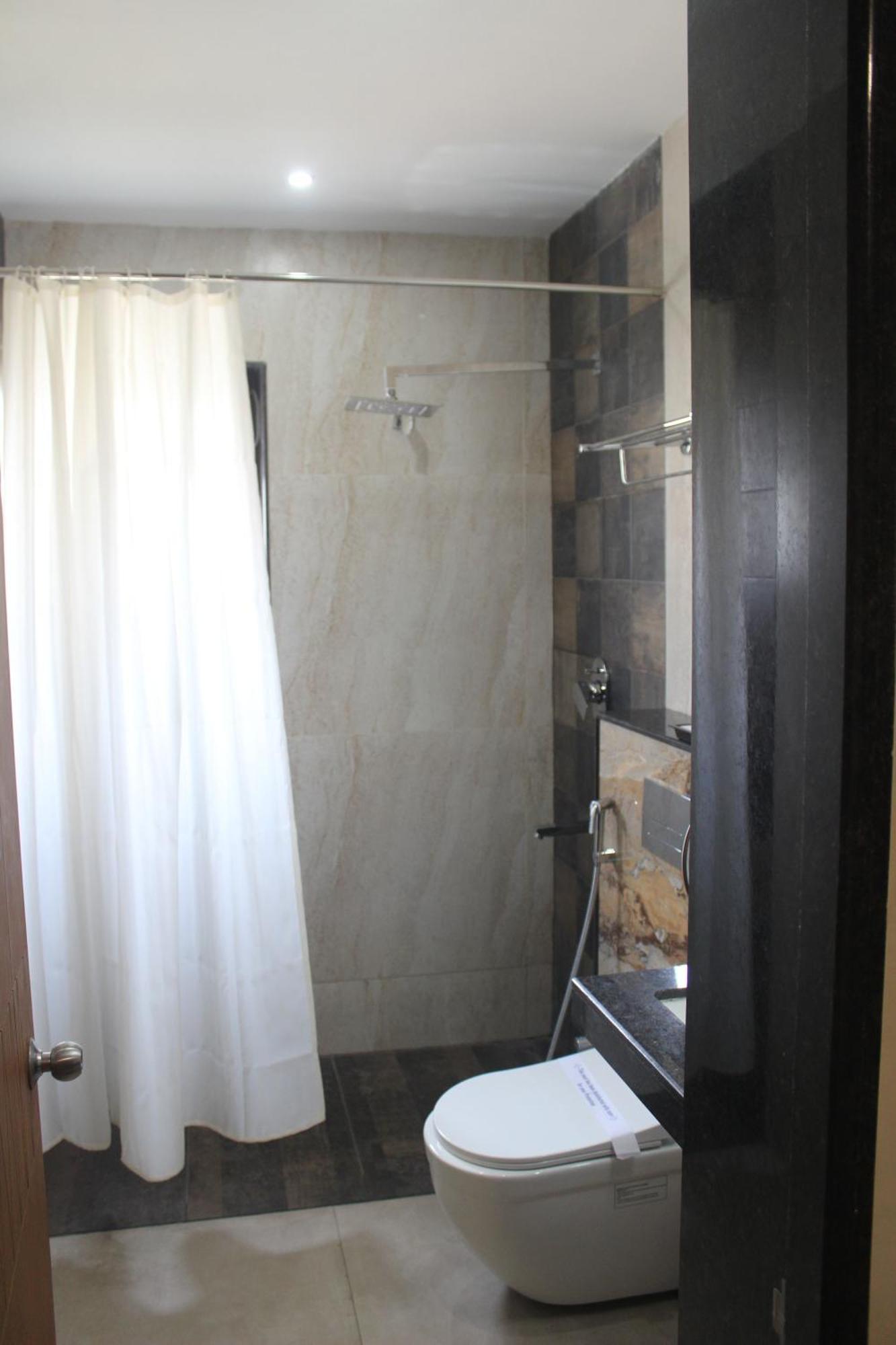 Hotel Saratharajans Madurai Bagian luar foto