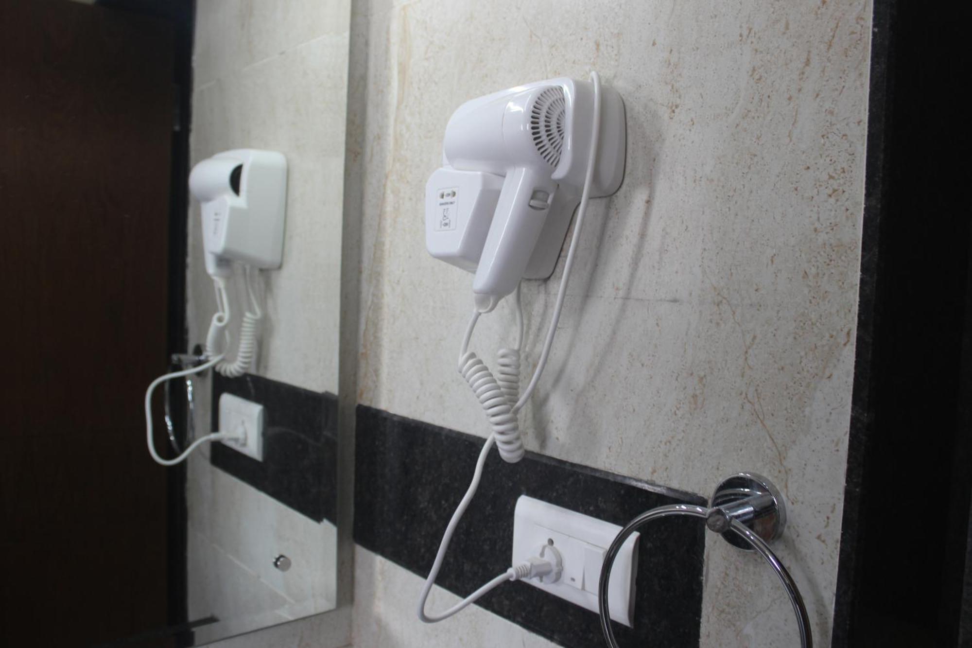 Hotel Saratharajans Madurai Bagian luar foto